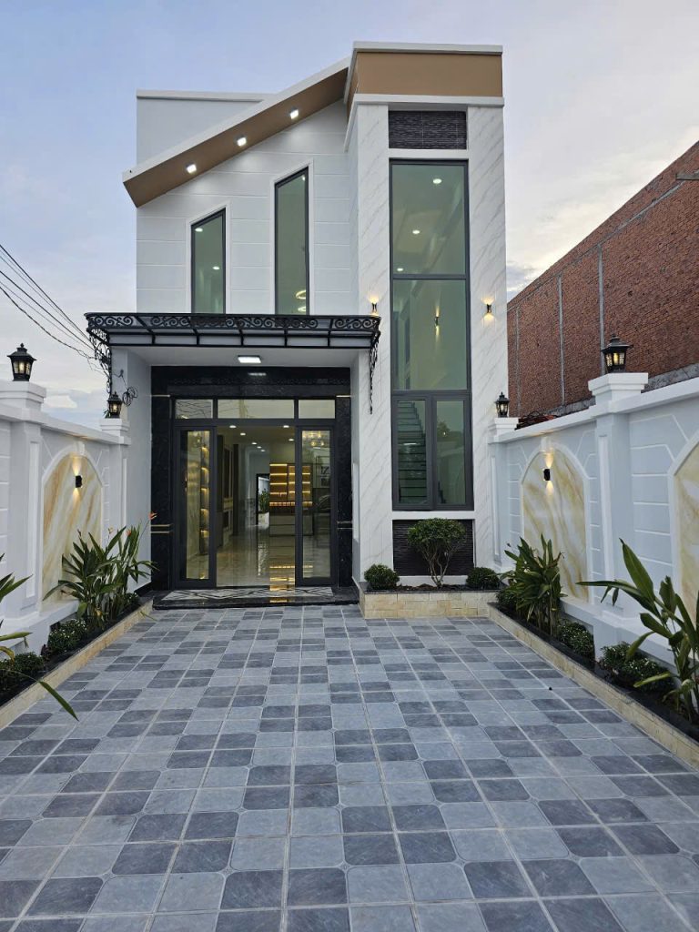 Một trong những căn nhà bị phát mãi, rất đẹp ở Cần Đước Long An