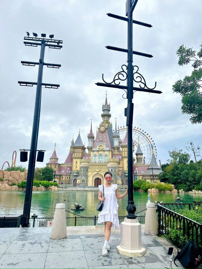 Nguyễn Thị Dạ Quỳnh rất trẻ trung, năng động