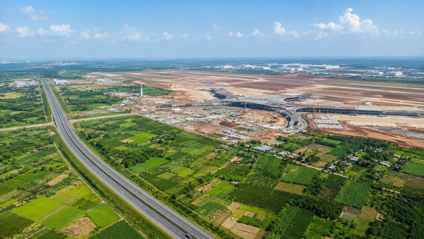 Đất nông nghiệp Long Thành nhìn từ trên cao quanh sân bay quốc tế Long Thành đang xây dựng