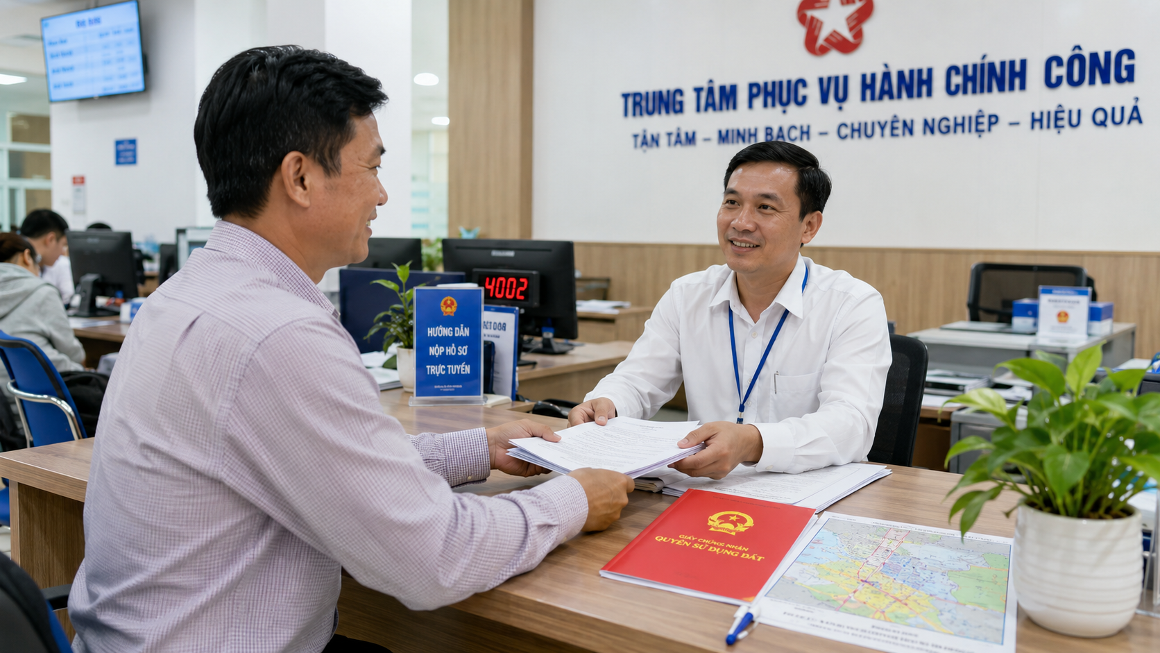 Nộp hồ sơ thủ tục chuyển đổi mục đích sử dụng đất nông nghiệp tại trung tâm hành chính công